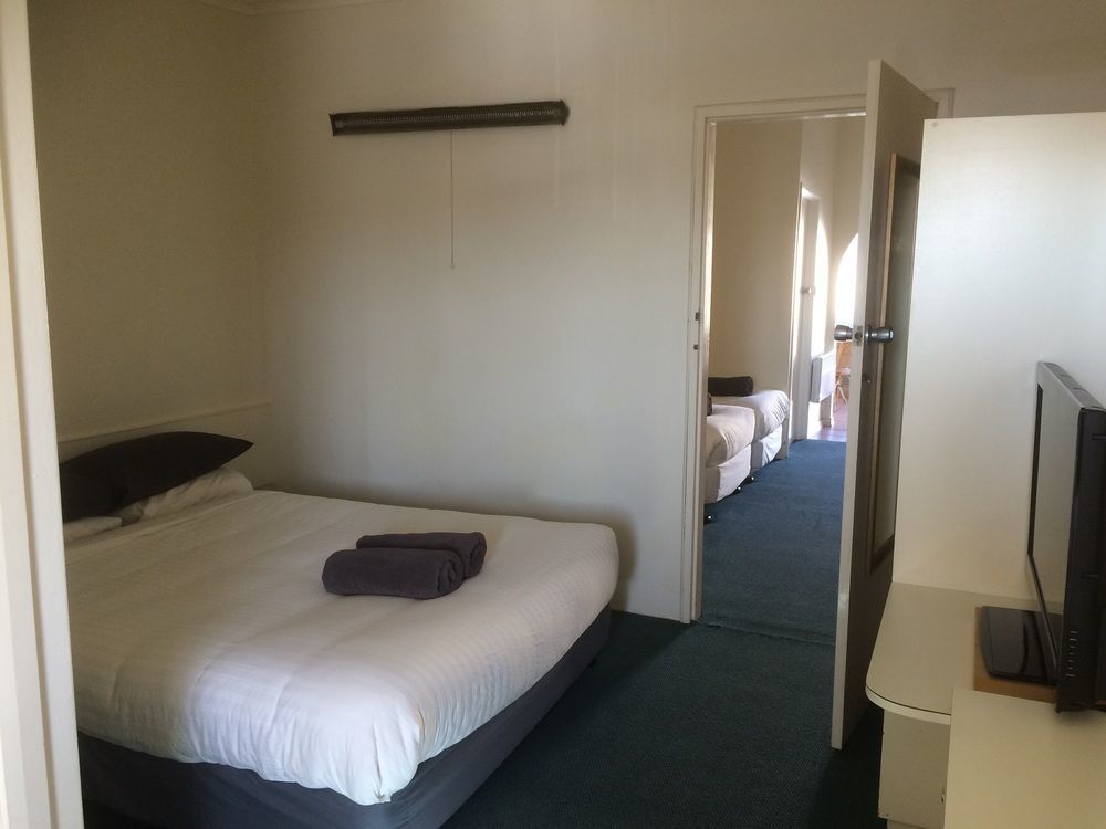 Abel Tasman Airport Motor Inn Launceston Exteriör bild