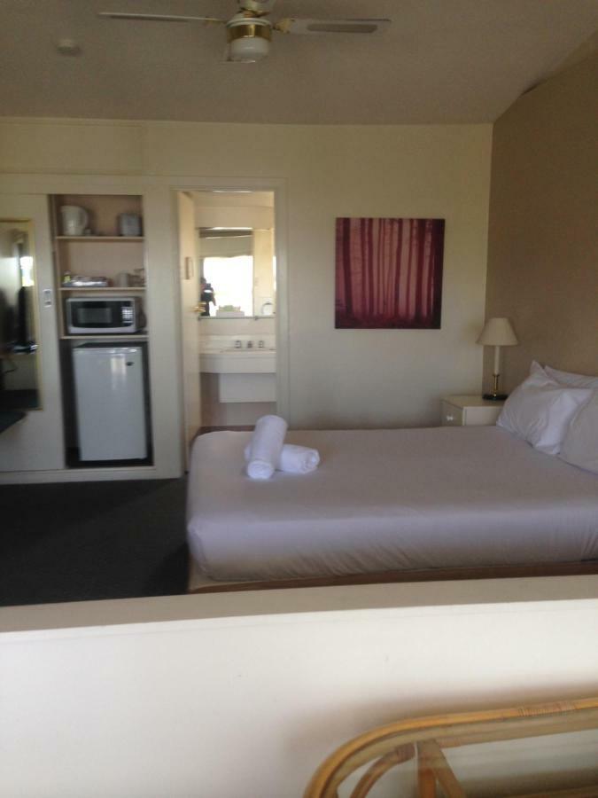 Abel Tasman Airport Motor Inn Launceston Exteriör bild